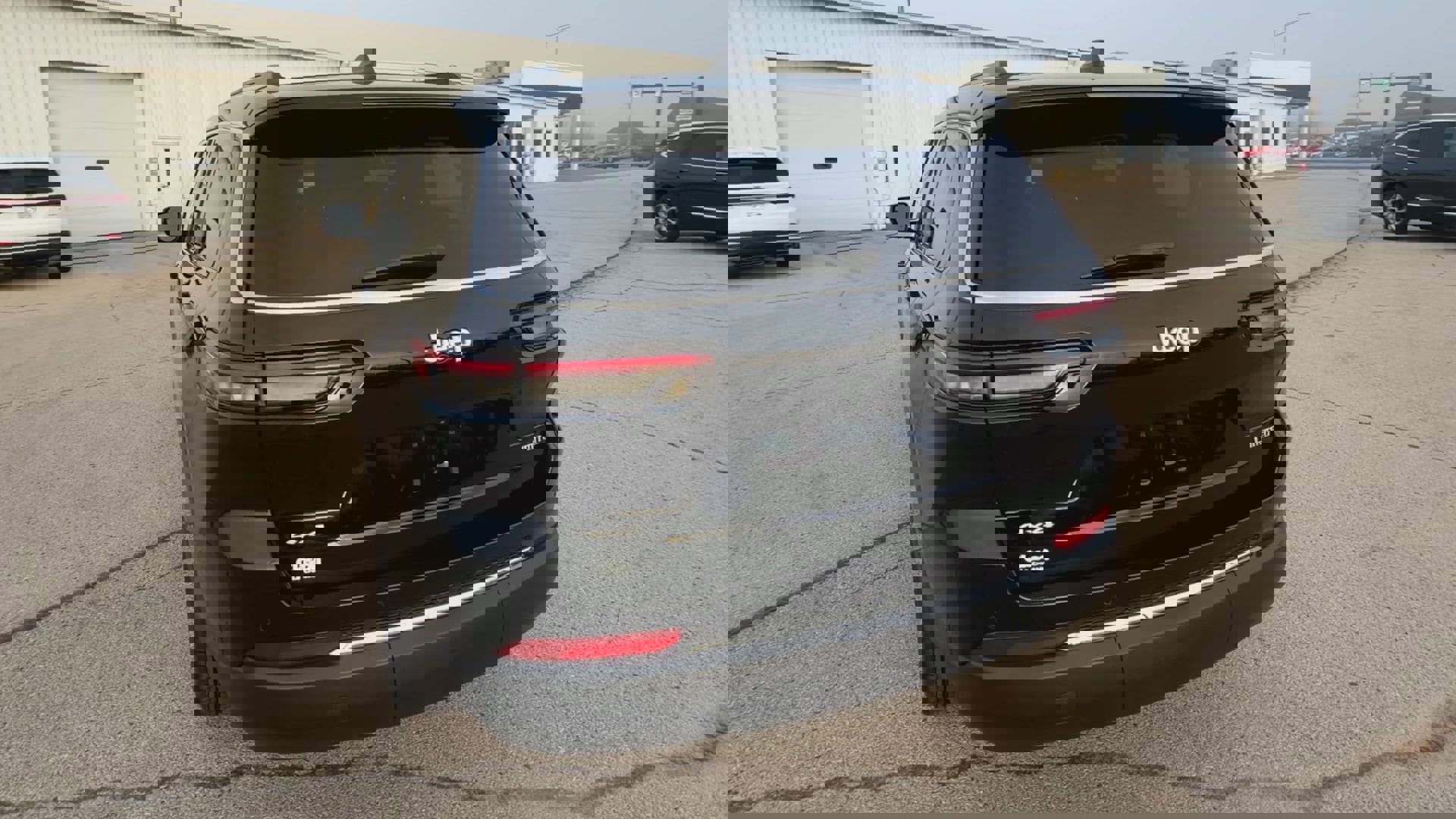 Used 2025 Jeep Grand Cherokee L Limited image 7