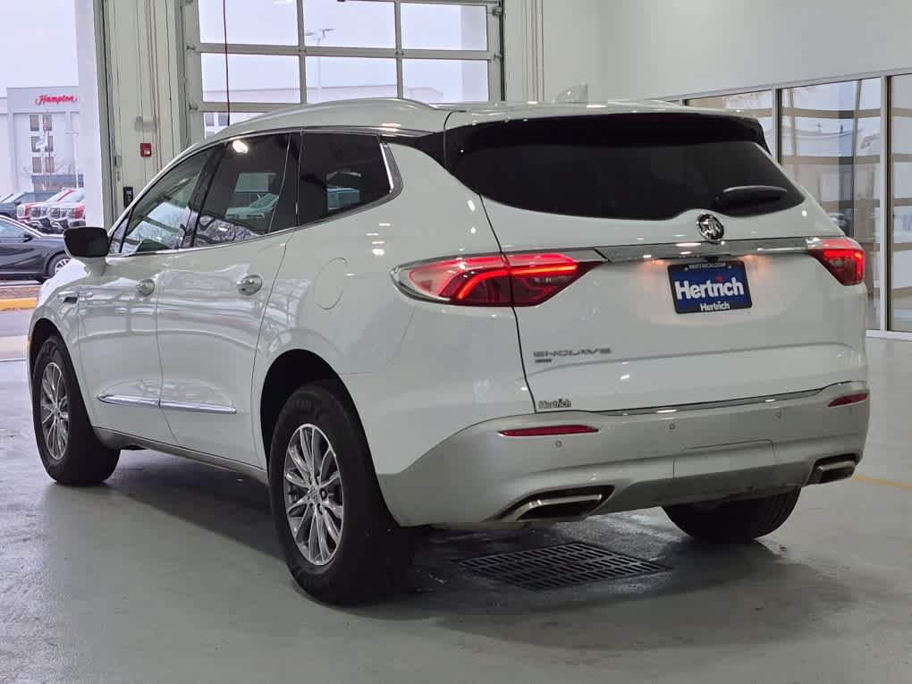 Used 2023 Buick Enclave Essence AWD/4WD image 5