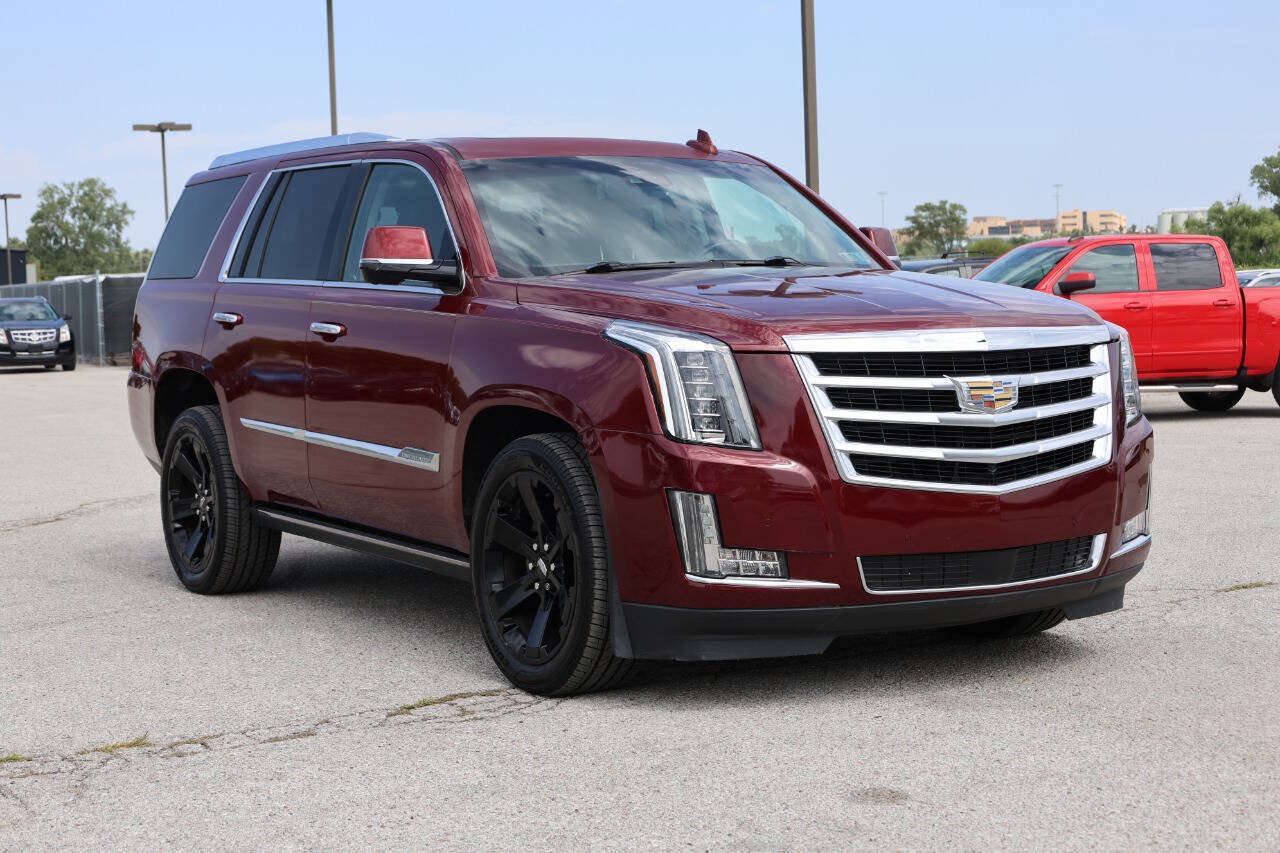 Used 2016 Cadillac Escalade Premium AWD/4WD image 4