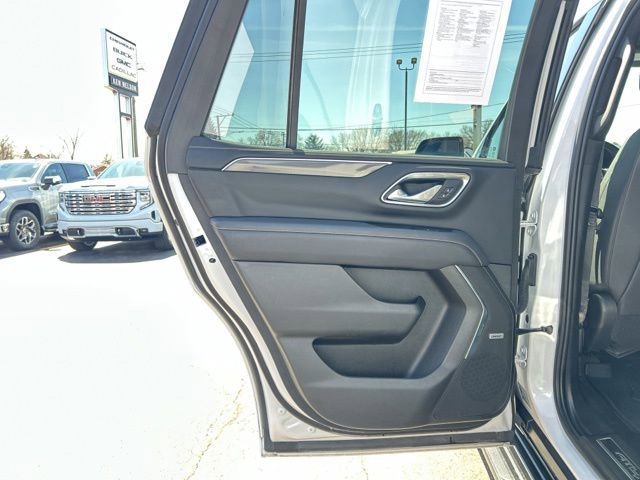 Used 2023 GMC Yukon AT4 w/ Technology Package AWD/4WD image 23
