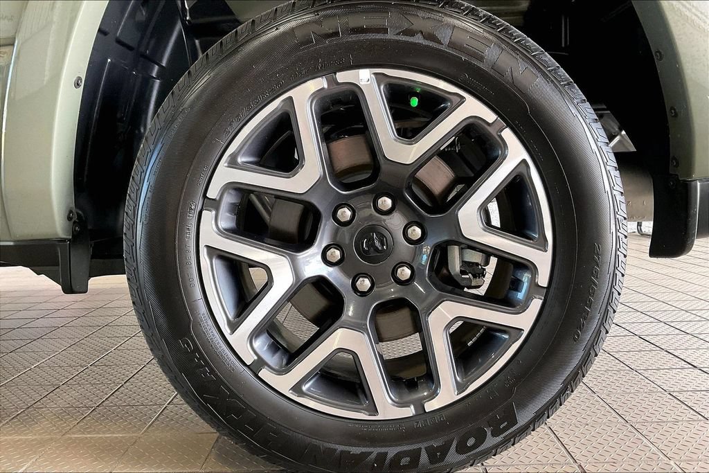 Used 2026 RAM 1500 Laramie AWD/4WD image 32