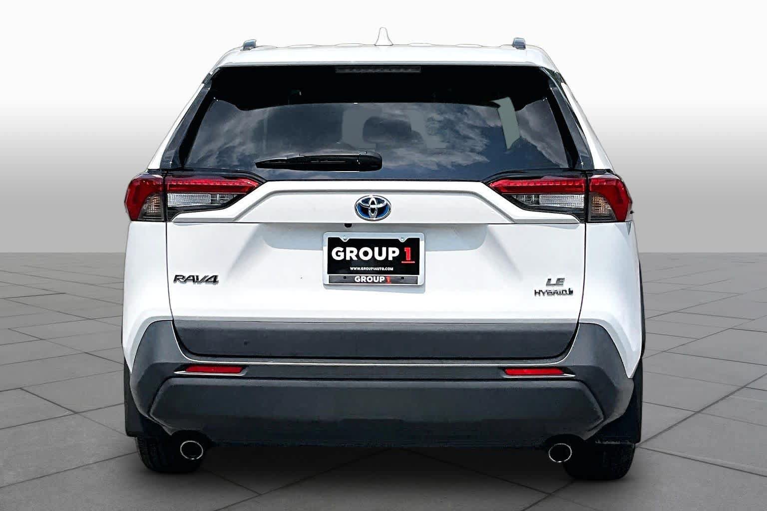 Used 2022 Toyota RAV4 LE AWD/4WD image 5