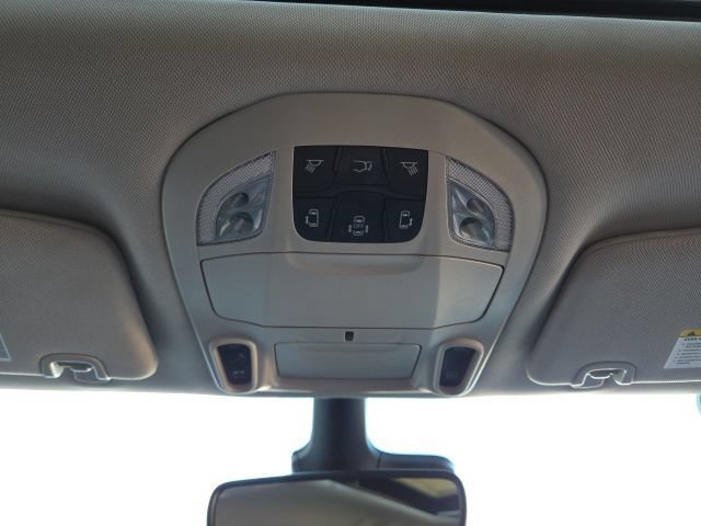 Used 2023 Chrysler Pacifica Limited FWD image 61