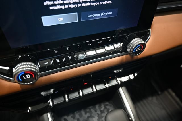 New 2026 GMC Canyon AT4 w/ Technology Plus Package AWD/4WD image 19