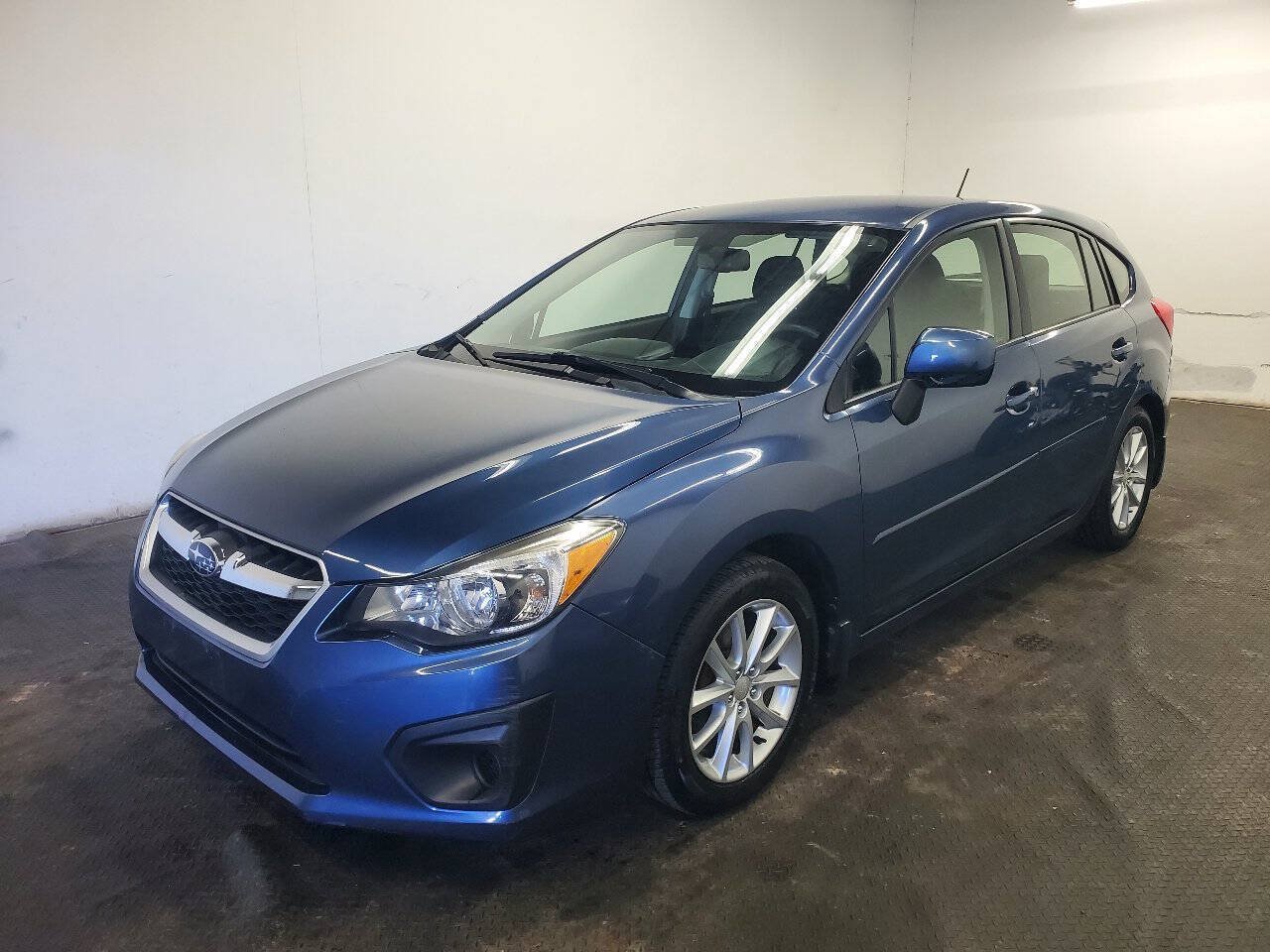Used 2013 Subaru Impreza 2.0i Premium w/ All-Weather Pkg AWD/4WD image 1