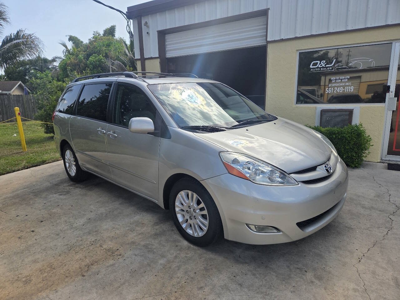 Used 2010 Toyota Sienna XLE Limited