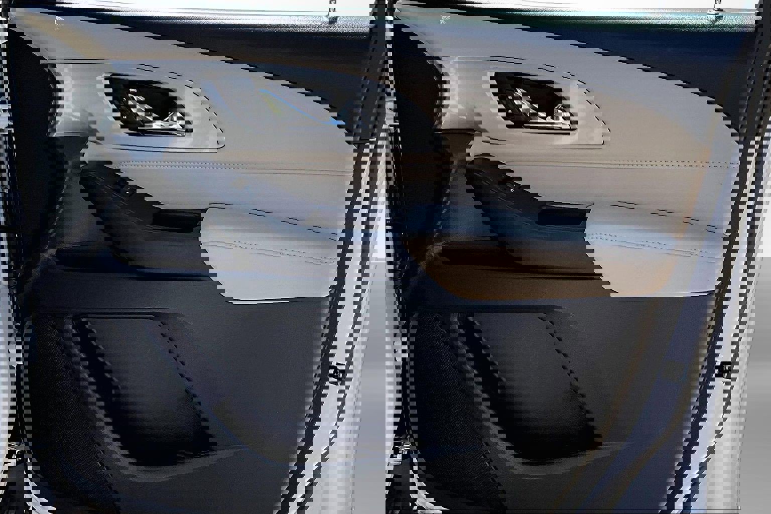 Used 2022 Chevrolet Traverse LS FWD image 26