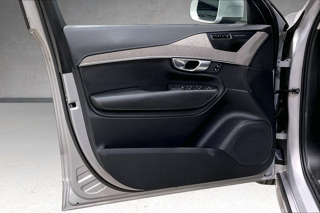 Certified 2024 Volvo XC90 B6 Ultimate w/ Protection Package Premier AWD/4WD image 21