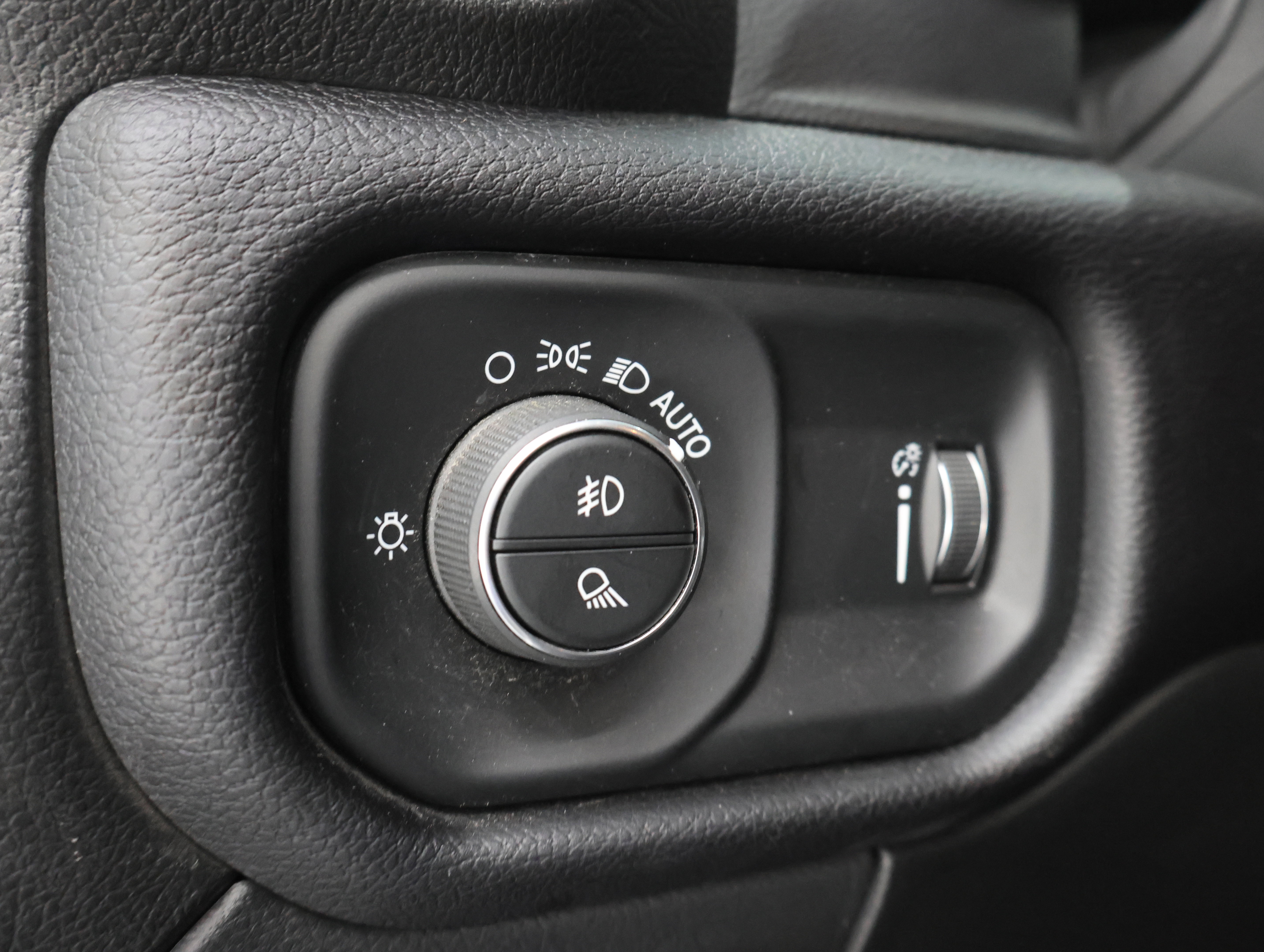 Used 2022 RAM 2500 Big Horn w/ Night Edition AWD/4WD image 42