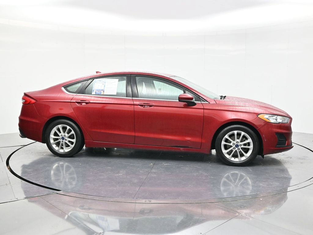 Used 2019 Ford Fusion SE FWD image 4