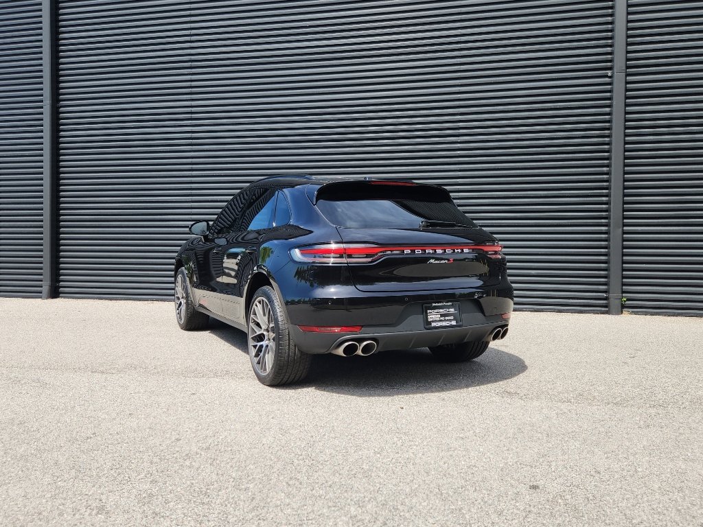 Certified 2021 Porsche Macan S image 3