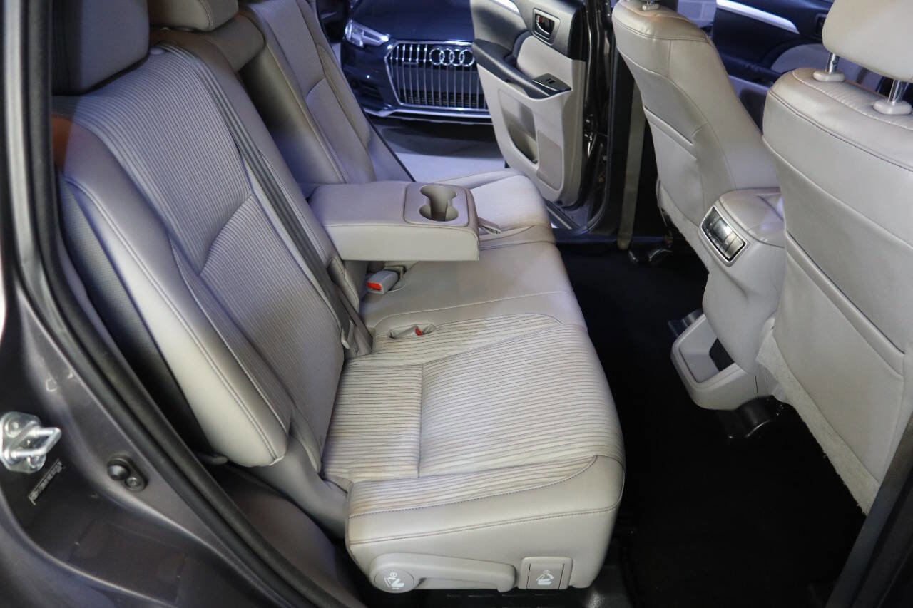 Used 2014 Toyota Highlander Plus AWD/4WD image 15