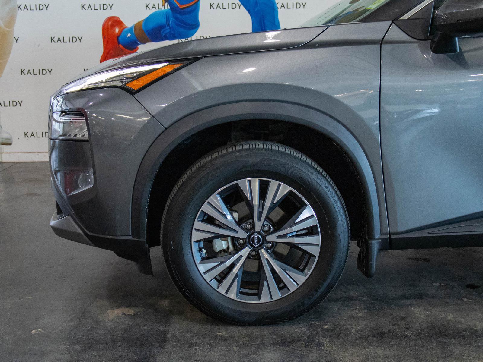 Used 2023 Nissan Rogue SV w/ SV Premium Package image 16