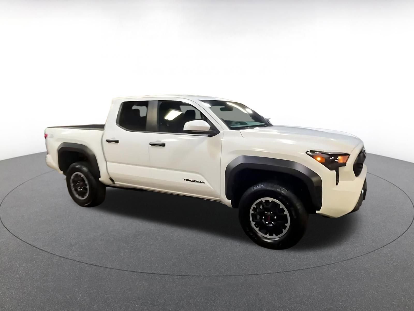 Used 2025 Toyota Tacoma TRD Off-Road image 2