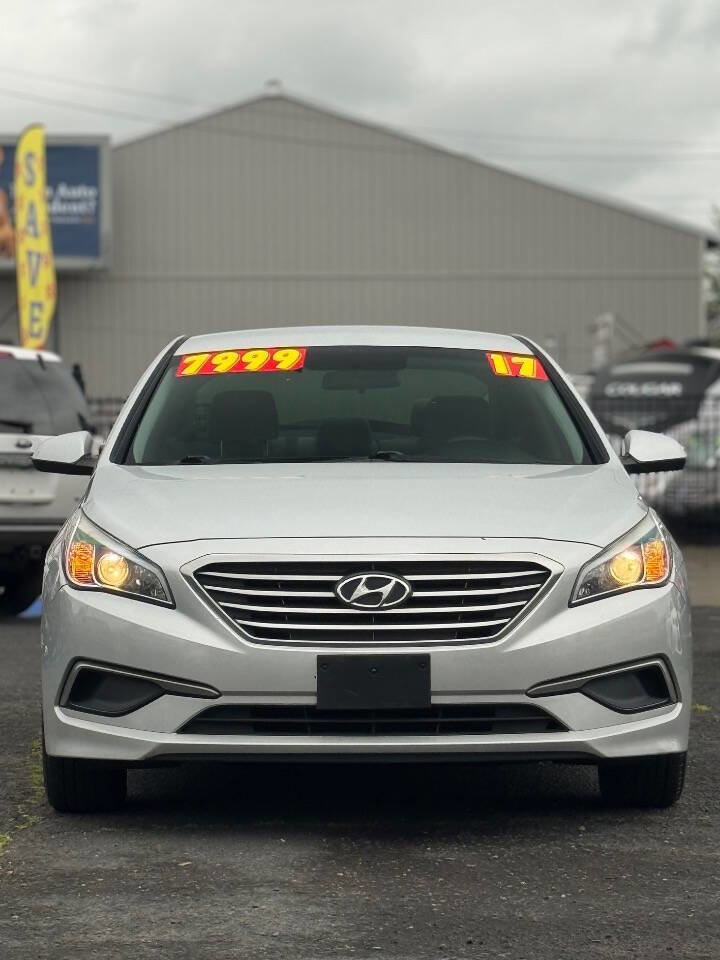 Used 2017 Hyundai Sonata SE image 2