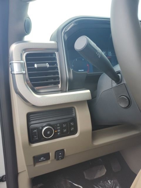 New 2026 Ford F450 Platinum image 40