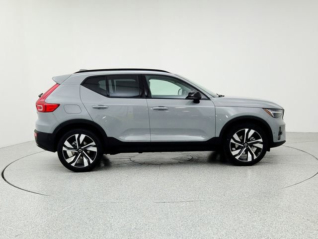 New 2026 Volvo XC40 B5 Ultra w/ Climate Package image 4