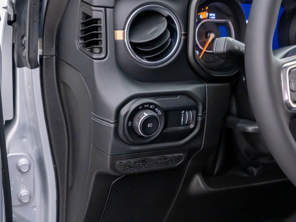 Used 2024 Jeep Wrangler Sahara w/ Safety Group image 18
