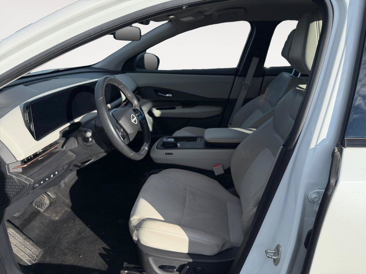 Used 2024 Nissan Ariya AWD image 9