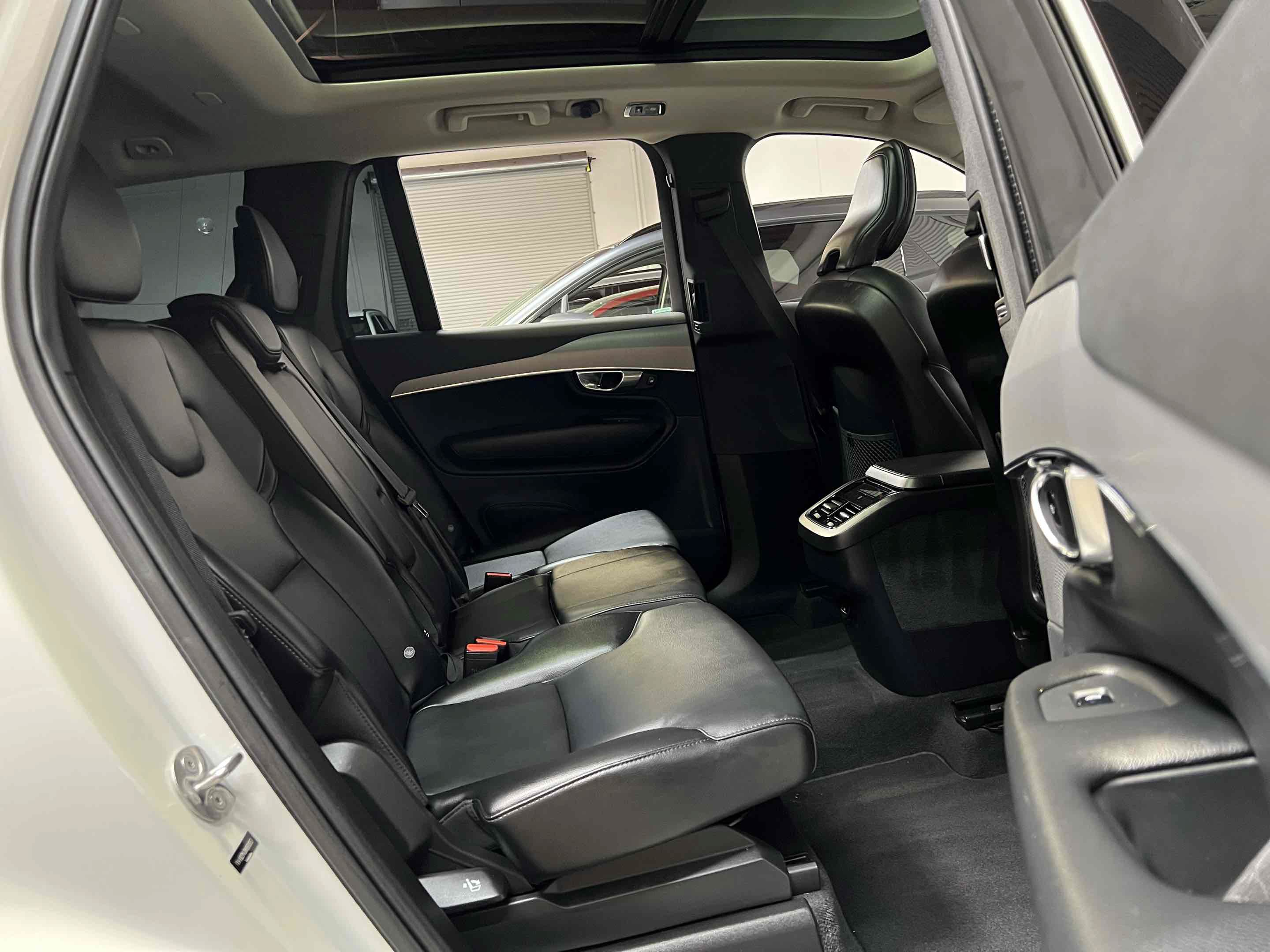 Used 2022 Volvo XC90 T5 Momentum AWD/4WD image 36
