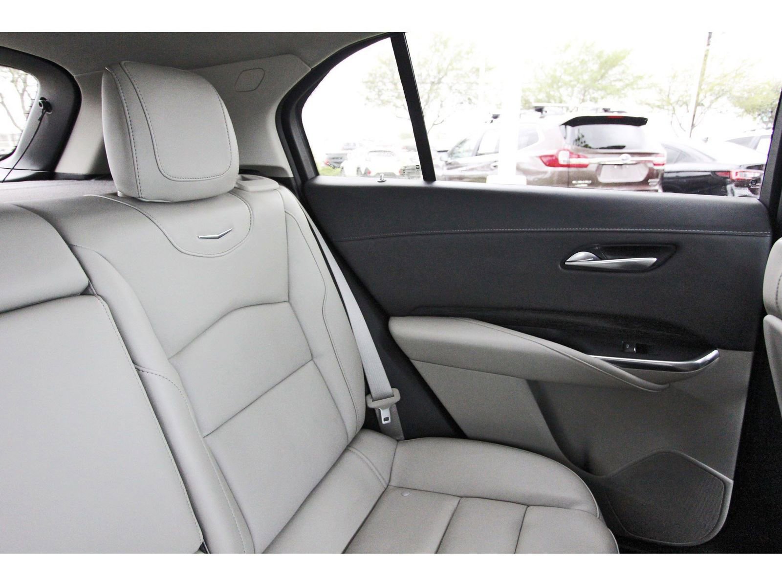 Used 2023 Cadillac XT4 Premium Luxury w/ Cold Weather Package image 12