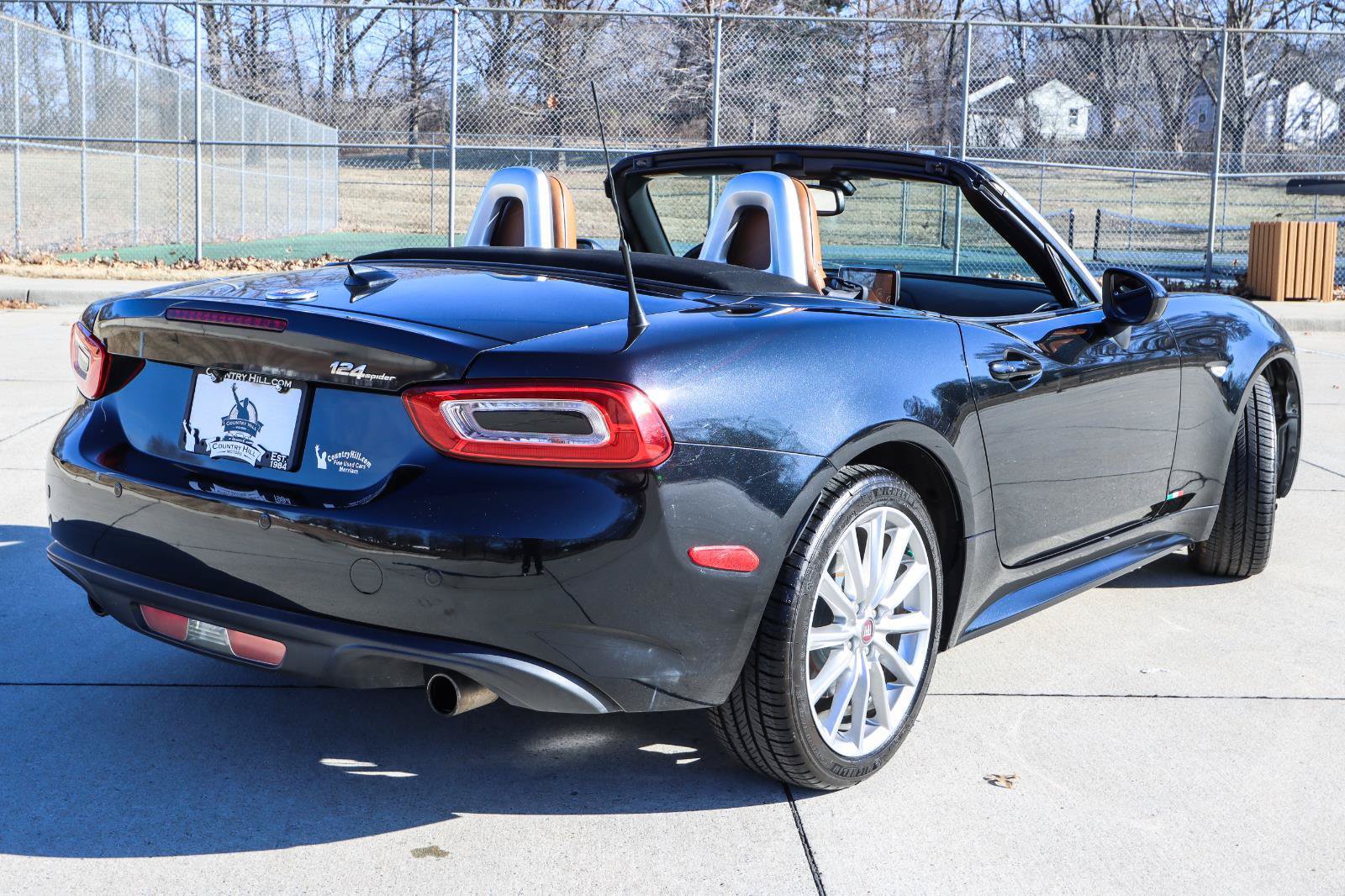 Used 2017 FIAT 124 Spider Lusso RWD image 16