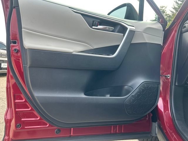Used 2019 Toyota RAV4 XLE w/ Convenience Package AWD/4WD image 13