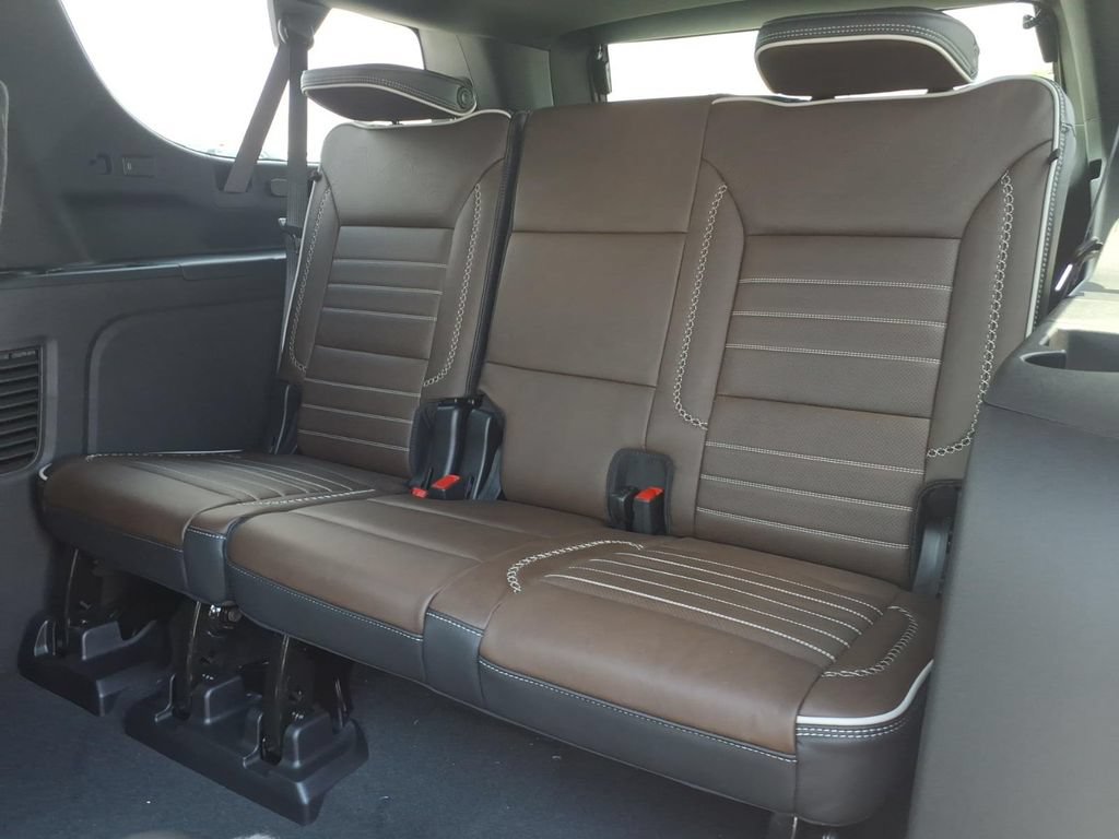New 2026 GMC Yukon XL Denali Ultimate AWD/4WD image 16