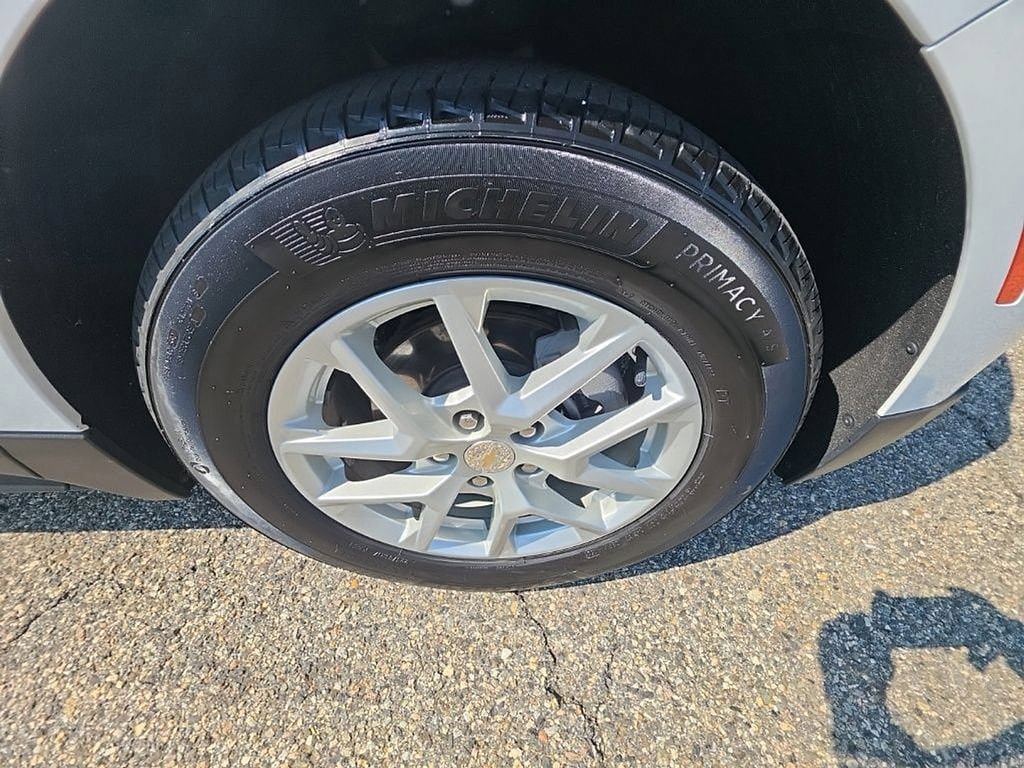 Used 2023 Chevrolet Equinox LS FWD image 36
