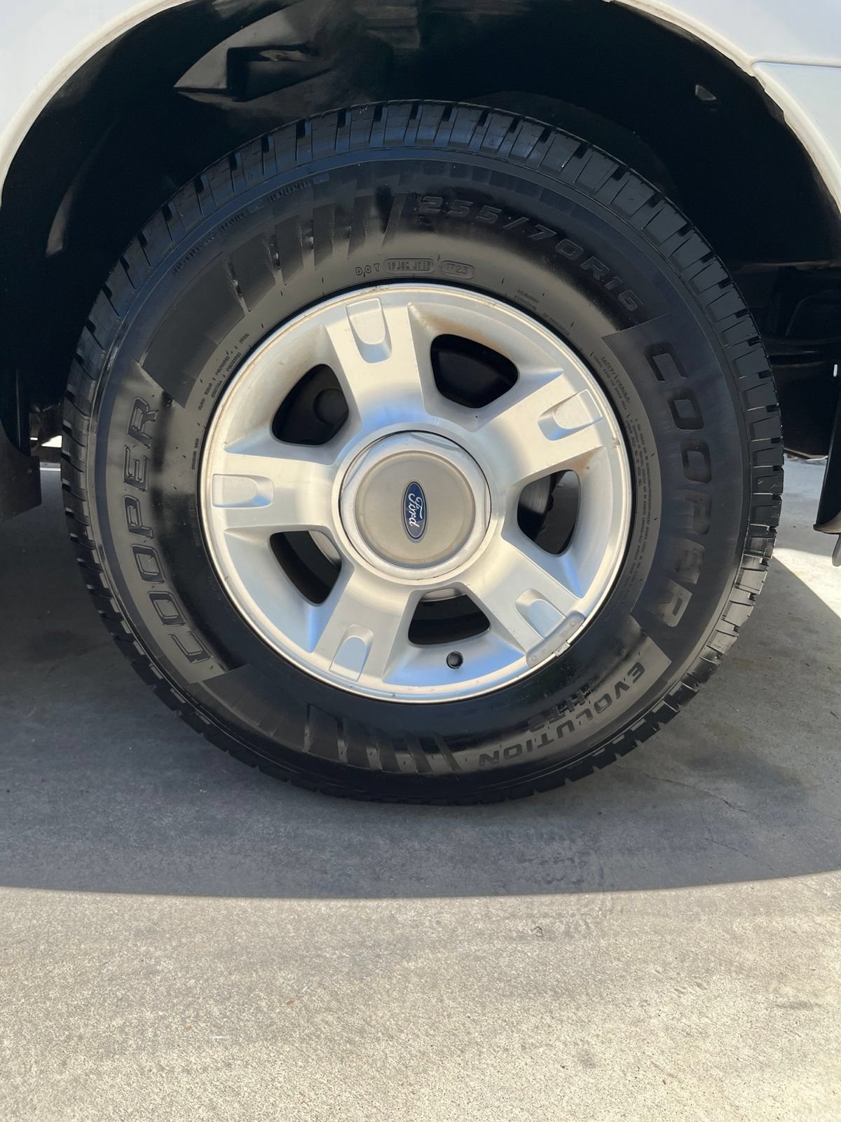 Used 2001 Ford Explorer Sport Trac 2WD image 24