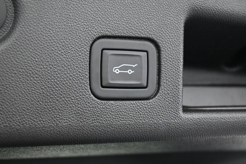 Used 2024 Chevrolet Equinox Premier w/ Redline Edition FWD image 35