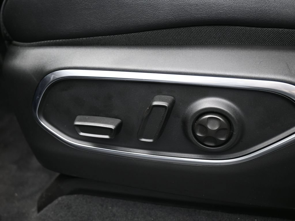 New 2026 Jeep Grand Wagoneer L Limited AWD/4WD image 12