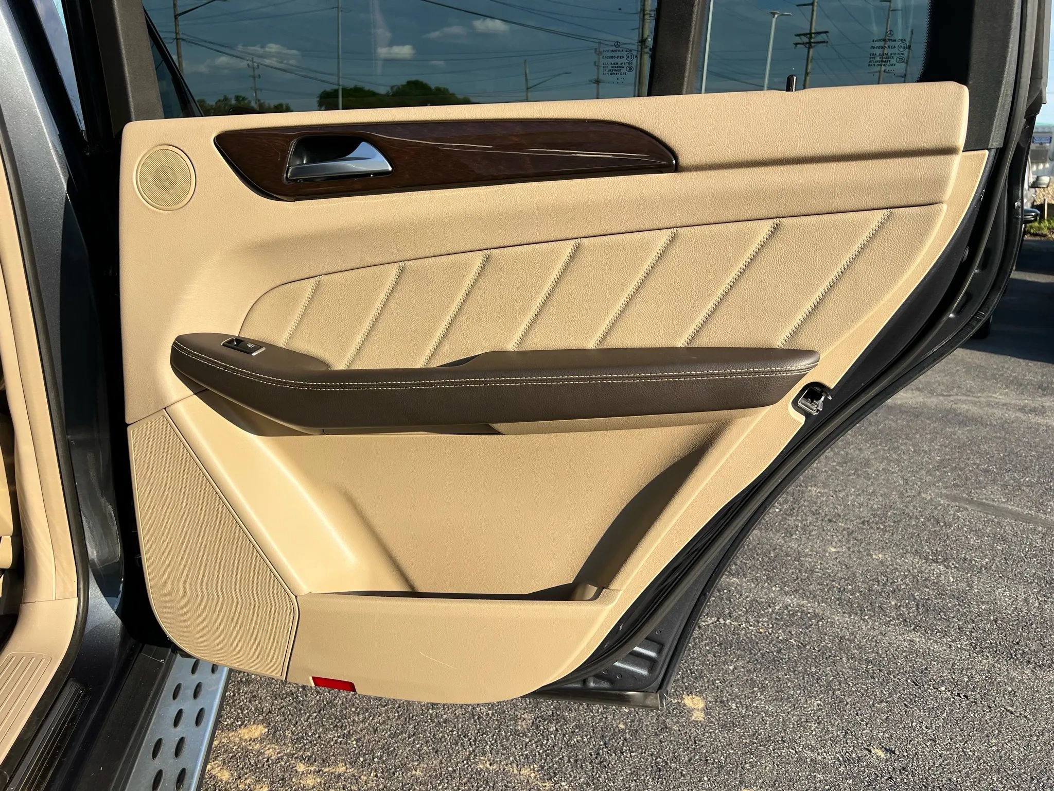 Used 2015 Mercedes-Benz GL 450 4MATIC image 36