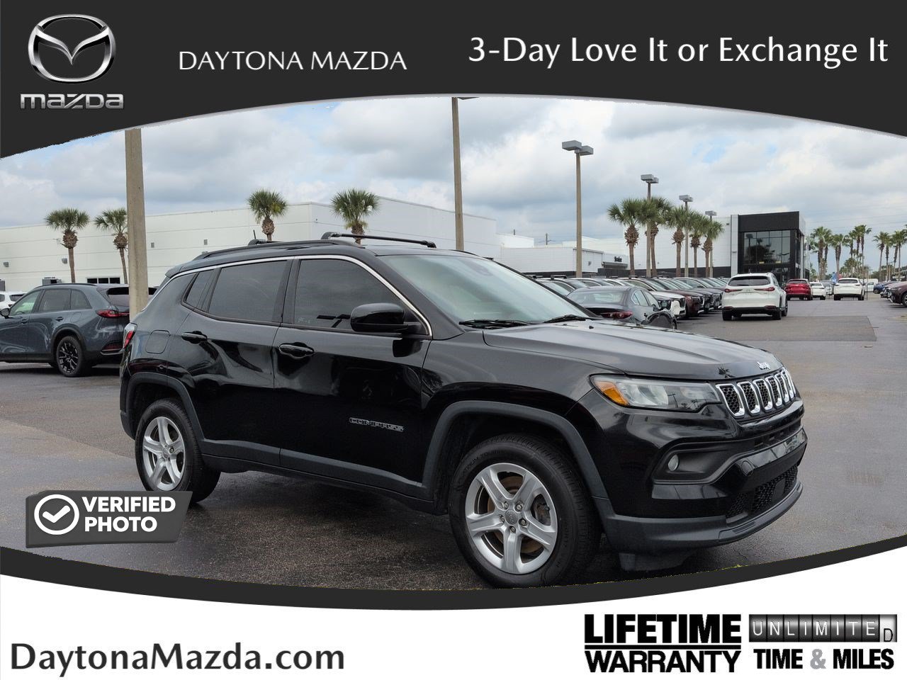 Used 2023 Jeep Compass Latitude w/ Sun and Sound Group AWD/4WD image 1