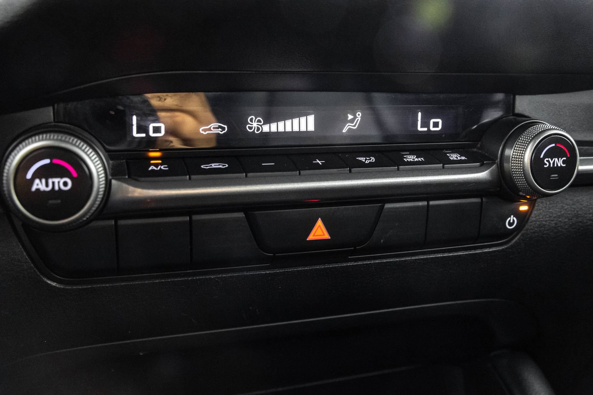 Used 2024 MAZDA MAZDA3 s FWD image 29