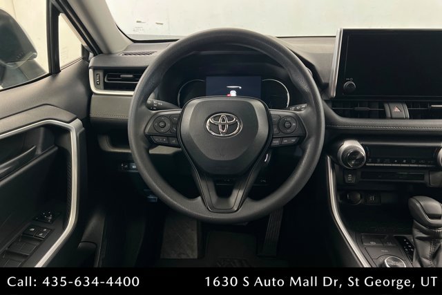 Used 2025 Toyota RAV4 LE AWD/4WD image 12