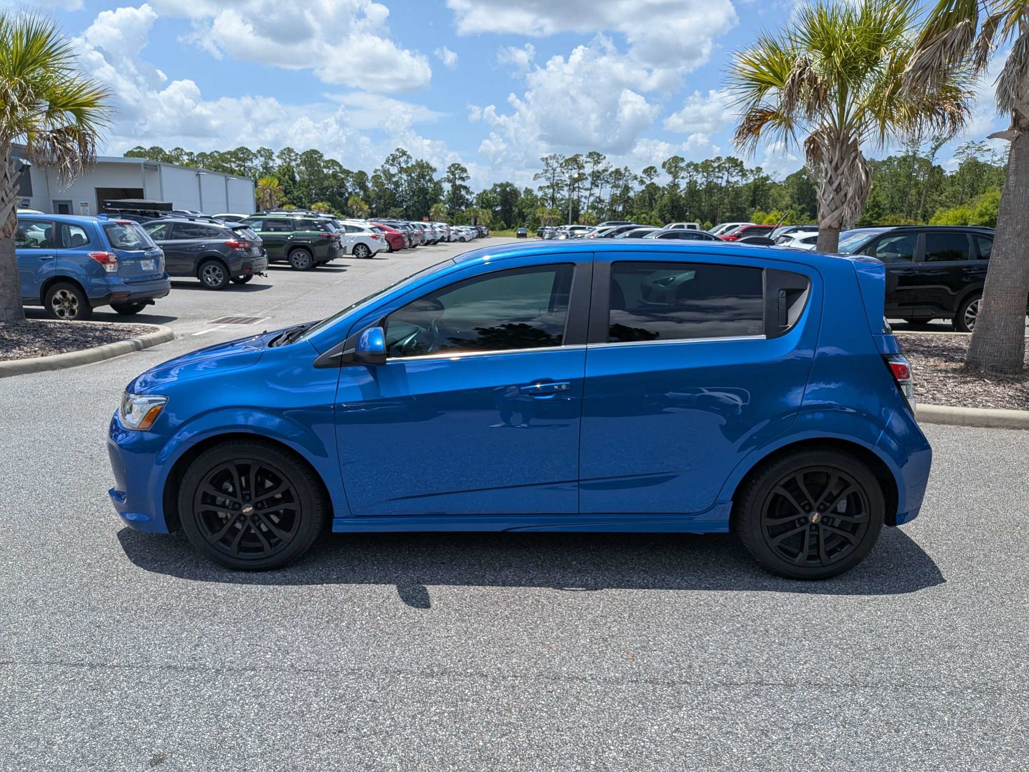 Used 2017 Chevrolet Sonic Premier w/ Driver Confidence Package FWD image 6