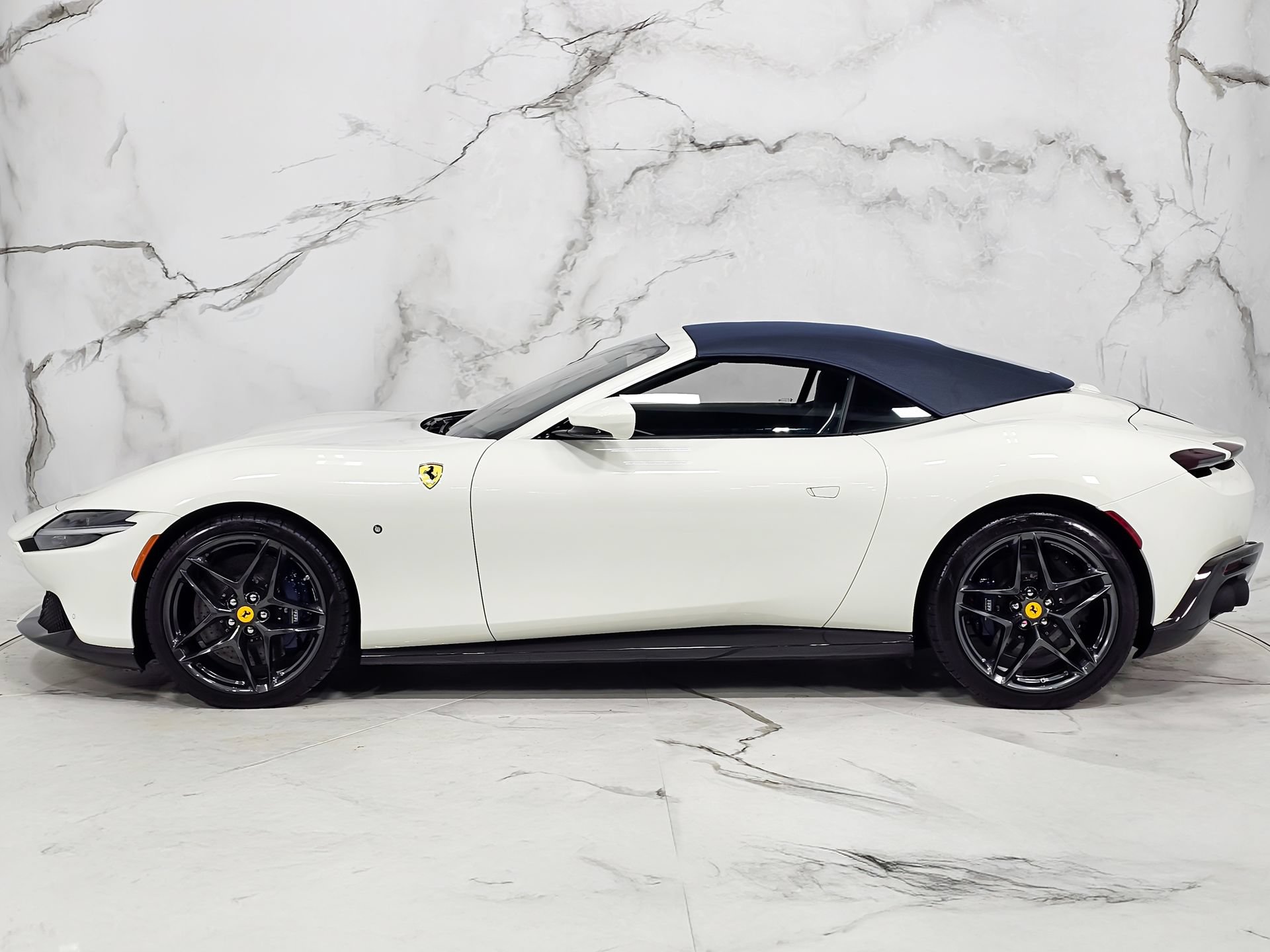 Used 2025 Ferrari Roma Spider RWD image 17