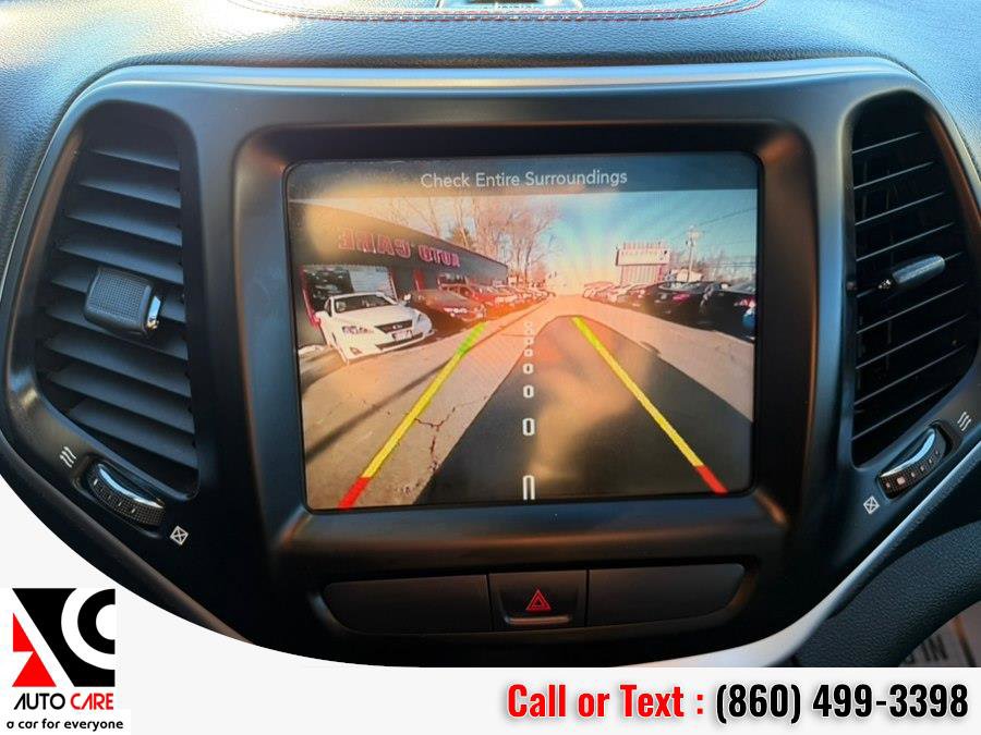 Used 2016 Jeep Cherokee Trailhawk w/ Comfort/Convenience Group AWD/4WD image 27