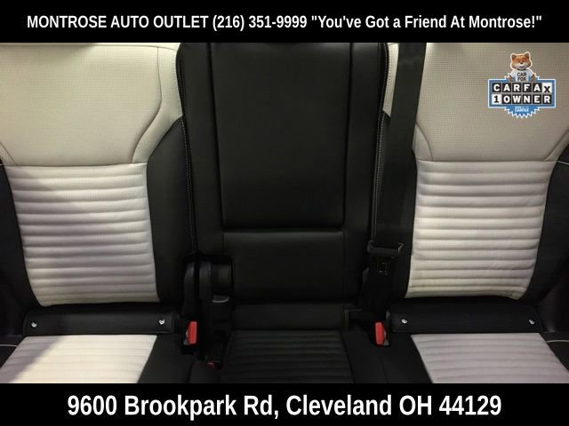 Used 2024 Land Rover Discovery Metropolitan Edition image 24