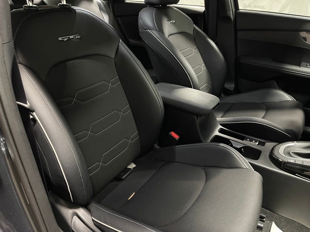 Used 2024 Kia Forte GT-Line w/ GT-Line Premium Package image 9