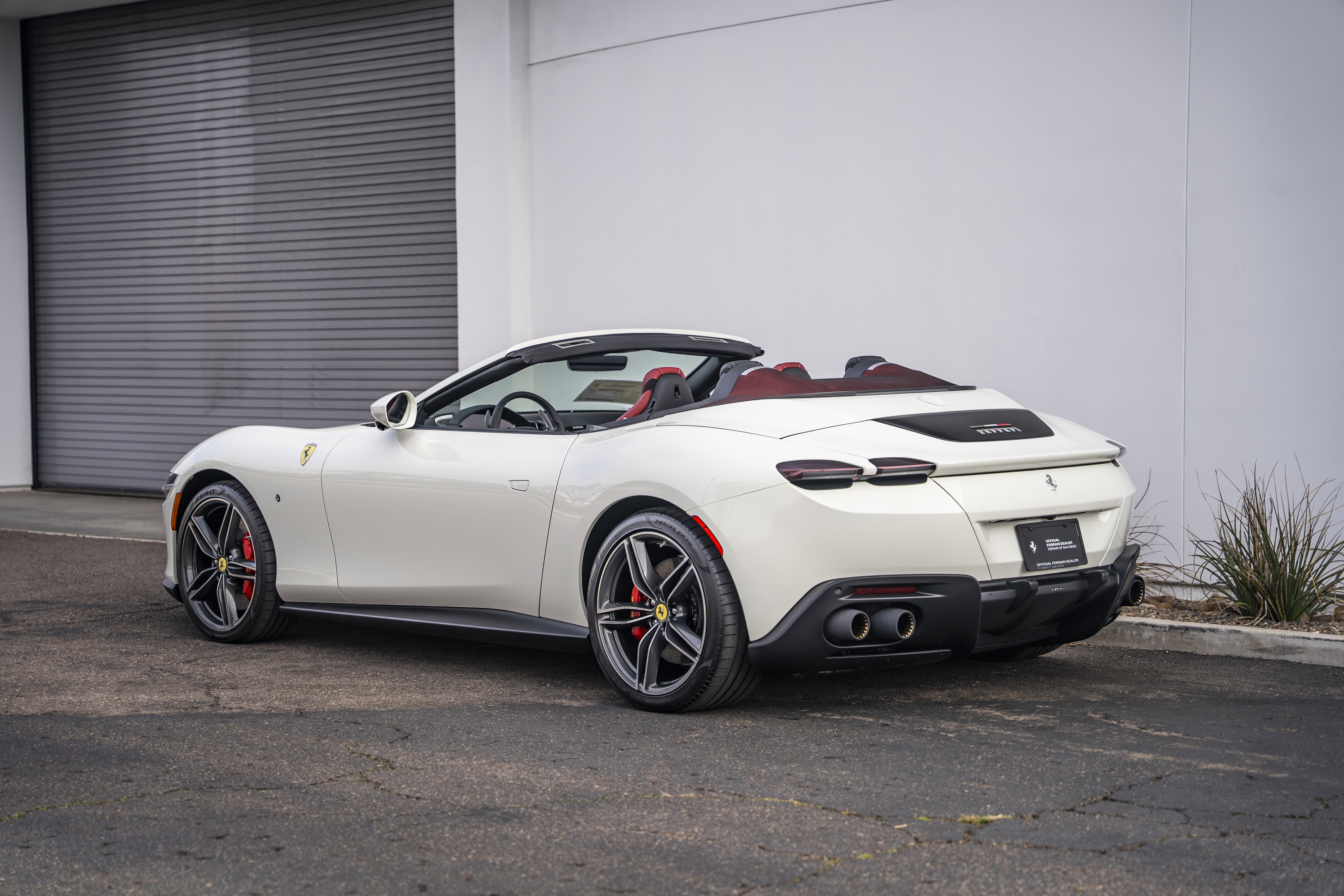 Used 2026 Ferrari Roma Spider RWD image 3