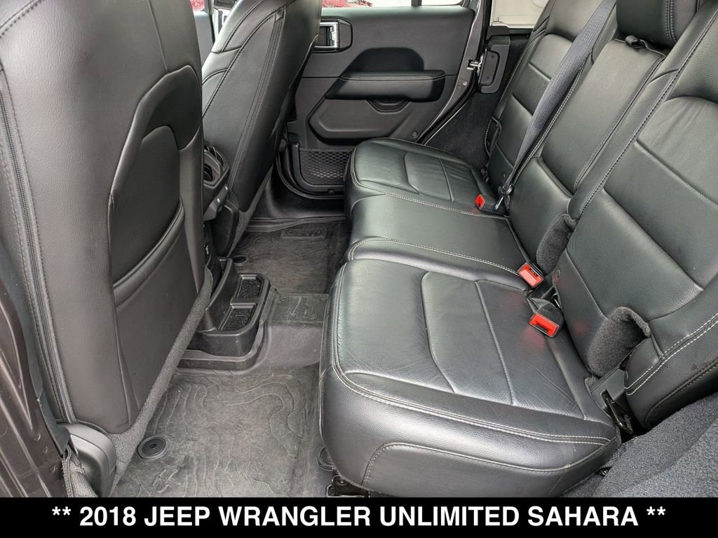 Used 2018 Jeep Wrangler Unlimited Sahara AWD/4WD image 3