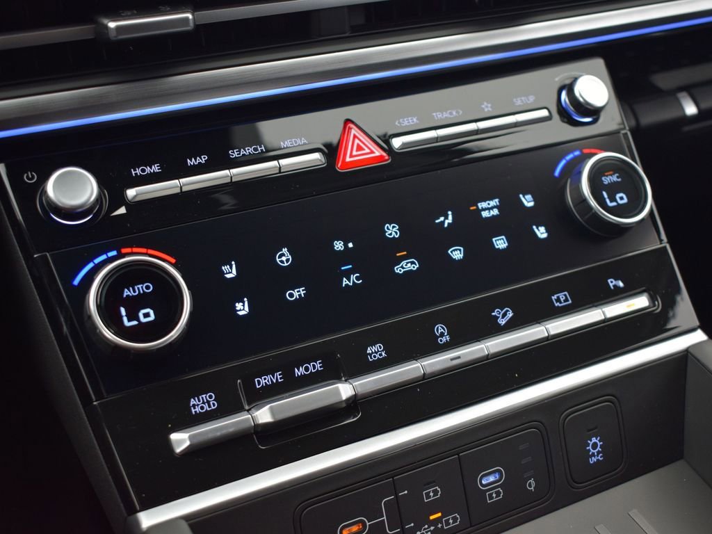 Used 2025 Hyundai Santa Fe Limited image 22