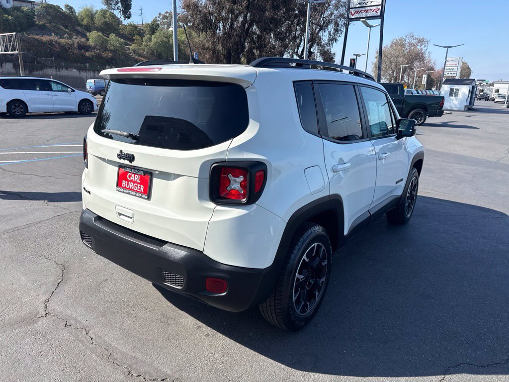 Certified 2023 Jeep Renegade Latitude AWD/4WD image 8