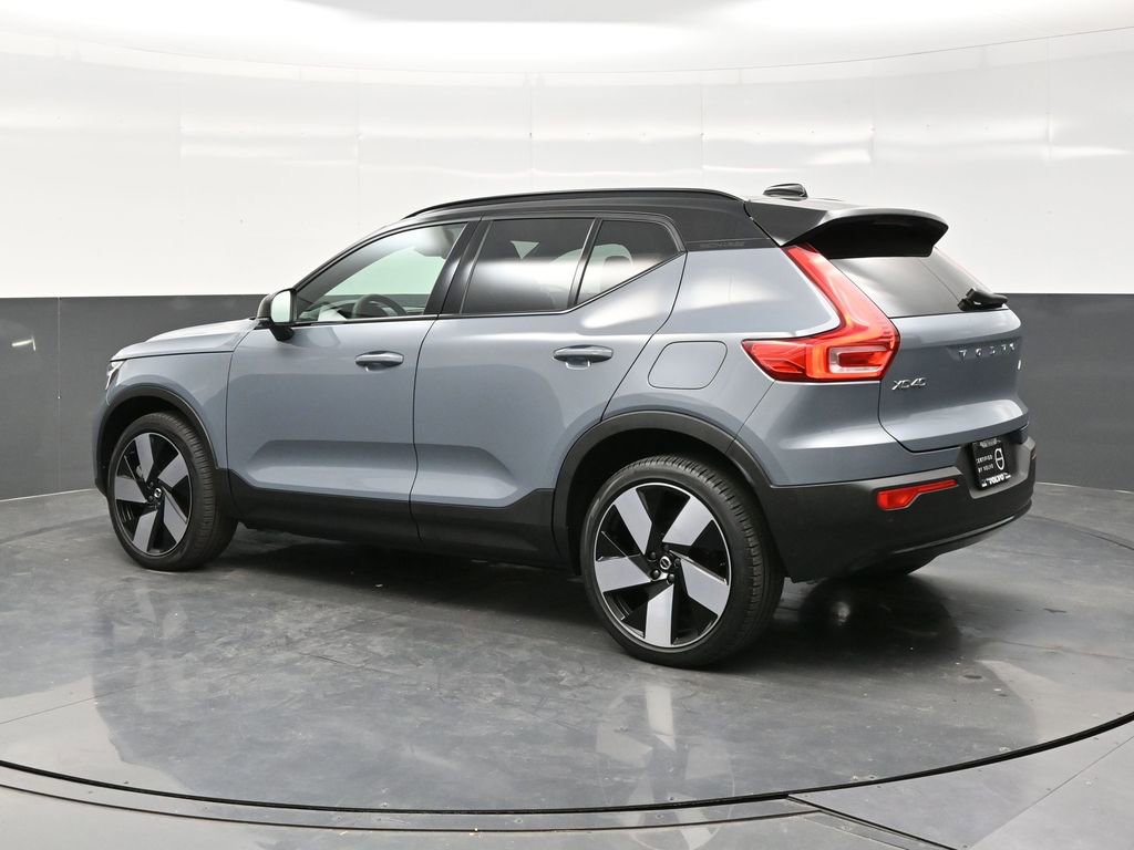 Used 2023 Volvo XC40 Recharge Plus image 4