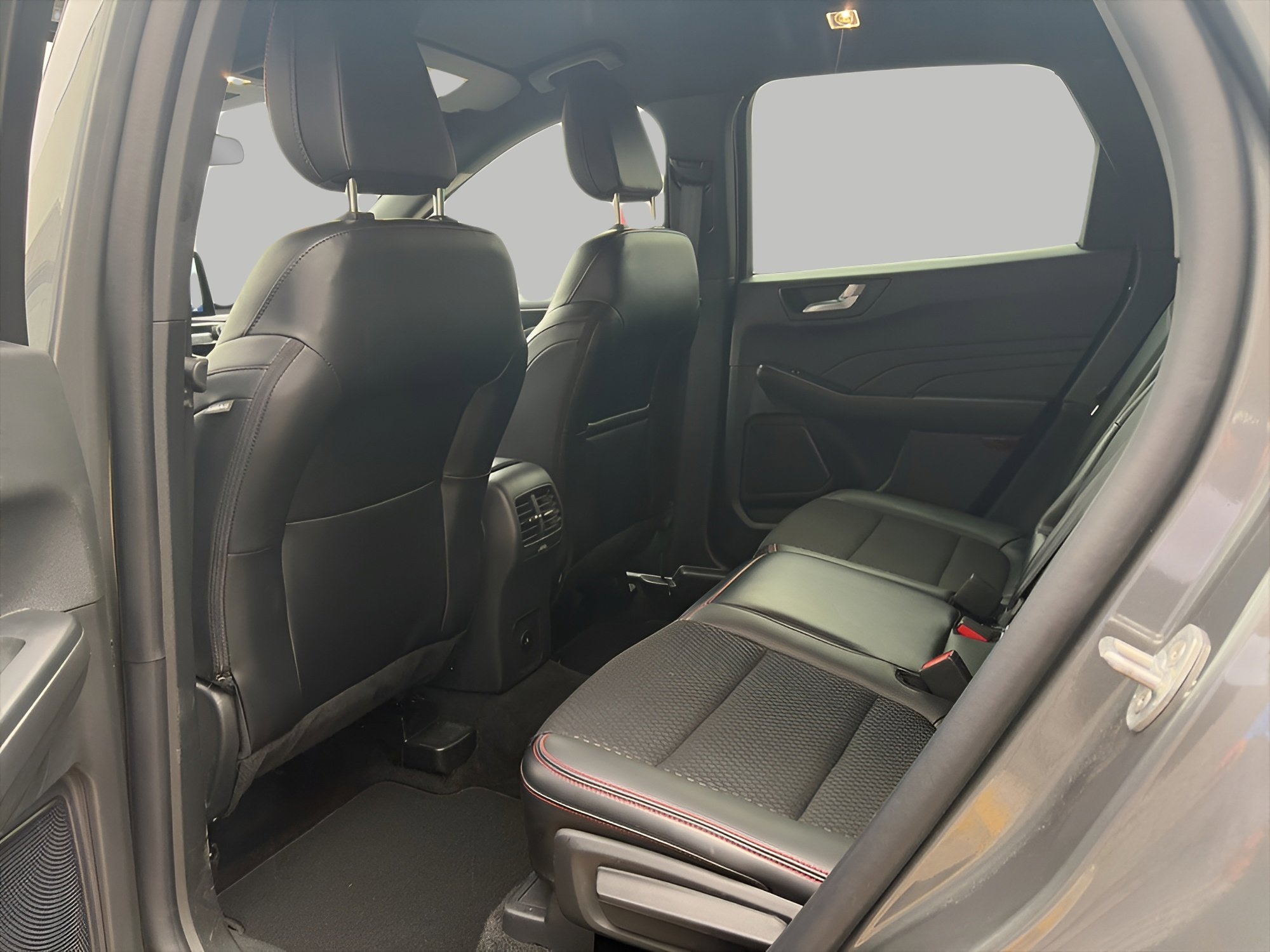 Certified 2025 Ford Escape ST-Line AWD/4WD image 13