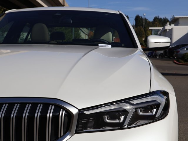 Used 2023 BMW 330e xDrive w/ M Sport Package AWD/4WD image 2