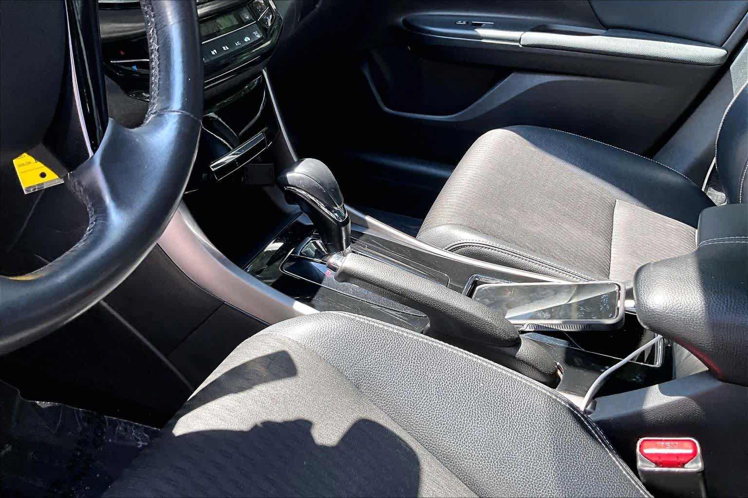 Used 2017 Honda Accord Sport image 16