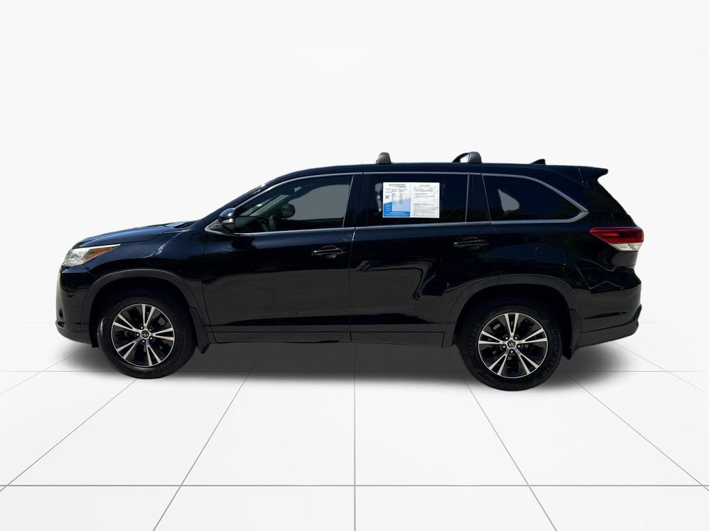 Used 2018 Toyota Highlander Plus AWD/4WD image 5